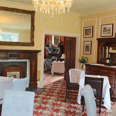 Manor House At Pinchinthorpe فندق 3*