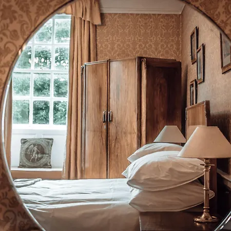 Manor House At Pinchinthorpe فندق 3*